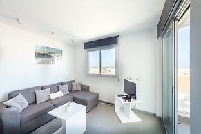 Bright Home 50m From the Sea