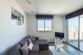 Bright Home 50m From the Sea