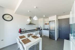Bright Home 50m From the Sea