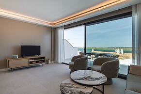 Duplex Townhouse With Balcony