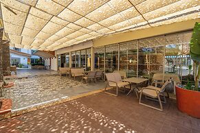 Halikarya Hotel & Restaurant Beach