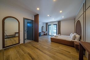 Halikarya Hotel & Restaurant Beach