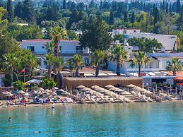 Halikarya Hotel & Restaurant Beach