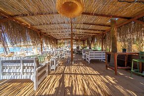 Halikarya Hotel & Restaurant Beach