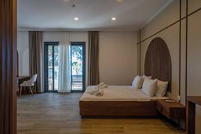 Halikarya Hotel & Restaurant Beach
