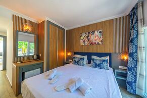 Halikarya Hotel & Restaurant Beach