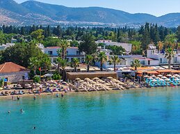 Halikarya Hotel & Restaurant Beach