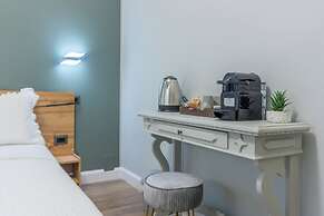 Aurelia Garden Suite