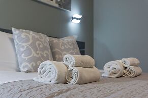 Aurelia Garden Suite