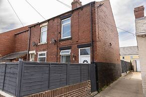2 Bedroom Cossy Detached Property