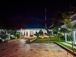 Hellen's Riverside Villas