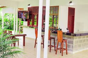 Hellen's Riverside Villas