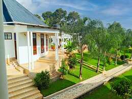 Hellen's Riverside Villas
