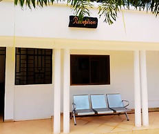Hellen's Riverside Villas