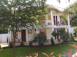 Hellen's Riverside Villas