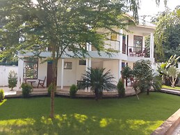 Hellen's Riverside Villas