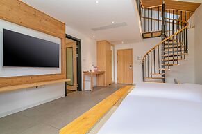 Flowing River Hot Spring Resort