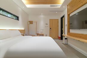 Flowing River Hot Spring Resort