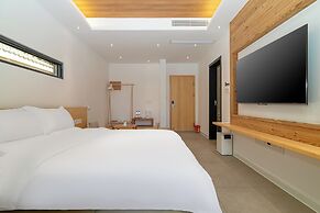 Flowing River Hot Spring Resort