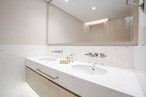 PVH - Inviting Studio - Palm Tower
