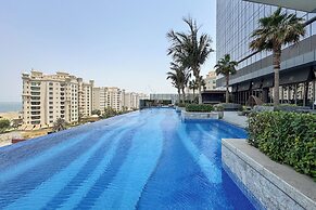 PVH - Inviting Studio - Palm Tower