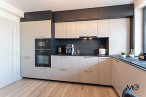 MoHost Valcom - Luxury Skyline Penthouse