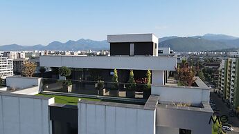 MoHost Valcom - Luxury Skyline Penthouse
