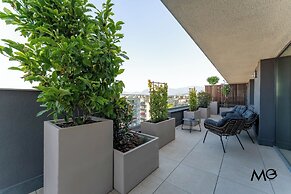 MoHost Valcom - Luxury Skyline Penthouse