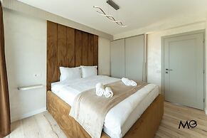 MoHost Valcom - Luxury Skyline Penthouse