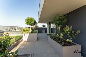MoHost Valcom - Luxury Skyline Penthouse