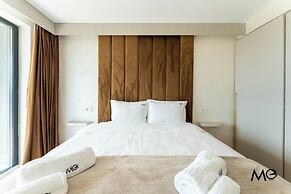 MoHost Valcom - Luxury Skyline Penthouse