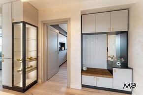 MoHost Valcom - Luxury Skyline Penthouse