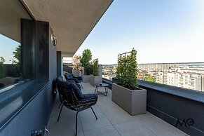 MoHost Valcom - Luxury Skyline Penthouse
