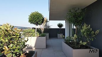 MoHost Valcom - Luxury Skyline Penthouse