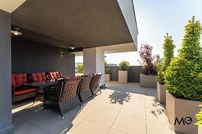 MoHost Valcom - Luxury Skyline Penthouse