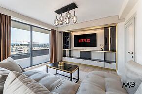 MoHost Valcom - Luxury Skyline Penthouse