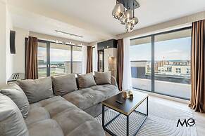 MoHost Valcom - Luxury Skyline Penthouse