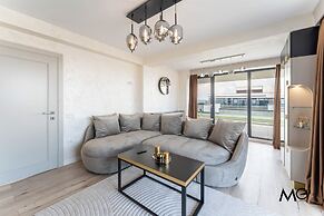 MoHost Valcom - Luxury Skyline Penthouse