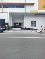 Cozy Condo in Quezon City With Private Pool