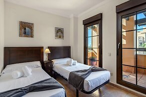 Cozy Seaside Retreat at Los Albatros