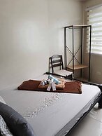Serene Pasay Getaway - Entire Apartment for Rent