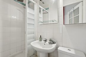 Chic 1BR by Châtelet & Louvre