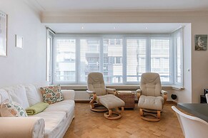 Light-filled Apartment With Lateral sea View