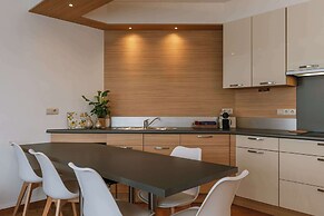 Light-filled Apartment With Lateral sea View