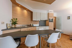 Light-filled Apartment With Lateral sea View
