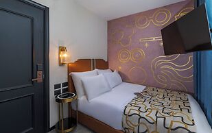Iconic Hotel