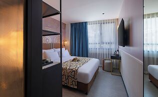 Iconic Hotel
