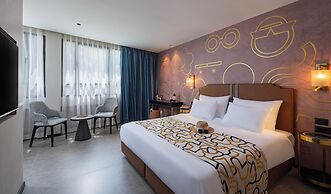Iconic Hotel