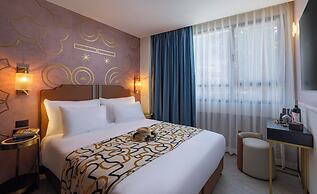 Iconic Hotel