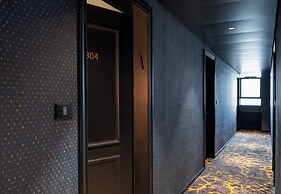 Iconic Hotel